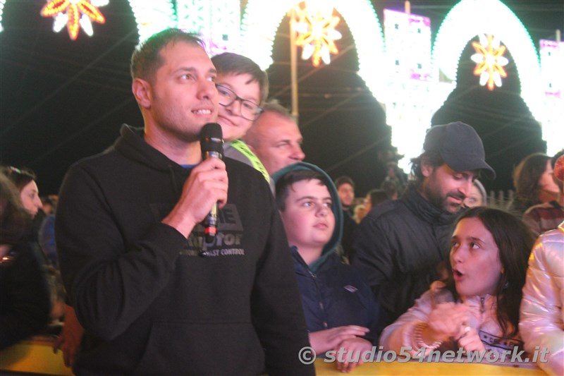 Soldout per il 54FreeStyle, nel Centro storico di Corigliano, per la Festa di San Francesco di Paola. Sul plalco Morgan, Dj Jad