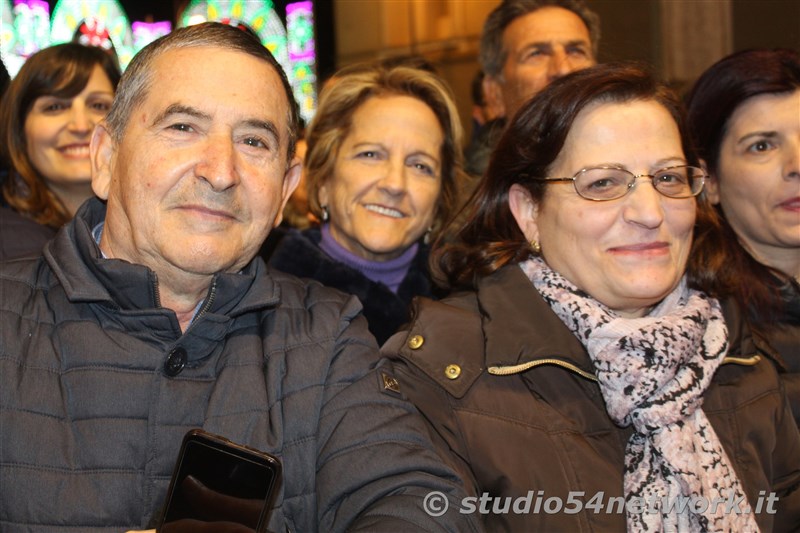Soldout per il 54FreeStyle, nel Centro storico di Corigliano, per la Festa di San Francesco di Paola. Sul plalco Morgan, Dj Jad