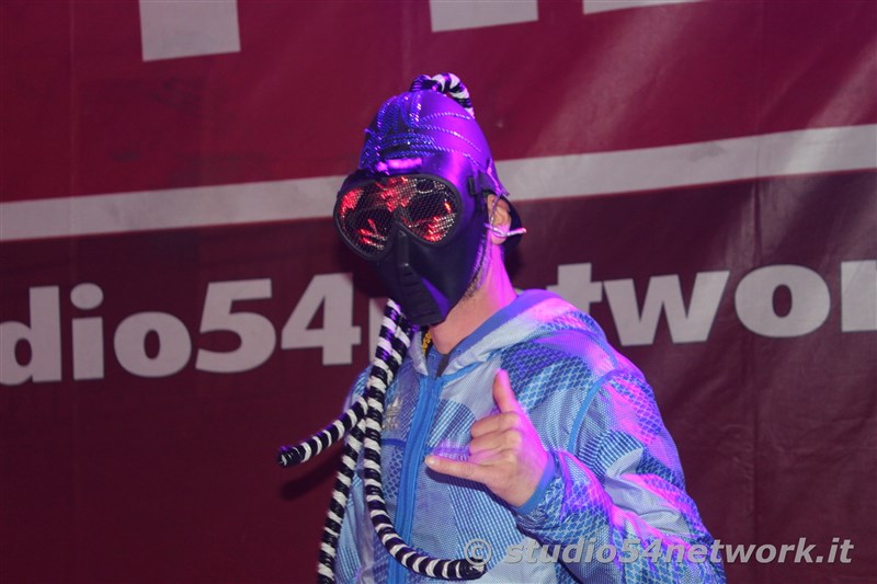 Soldout per il 54FreeStyle, nel Centro storico di Corigliano, per la Festa di San Francesco di Paola. Sul plalco Morgan, Dj Jad