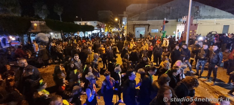 E' una grande festa ad Ardore, con il IV Carnevale della Locride e Area54, il djset di Studio54network!