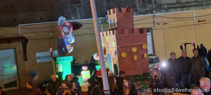 E' una grande festa ad Ardore, con il IV Carnevale della Locride e Area54, il djset di Studio54network!