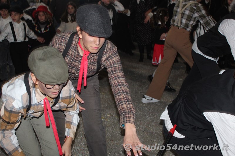 E' una grande festa ad Ardore, con il IV Carnevale della Locride e Area54, il djset di Studio54network!