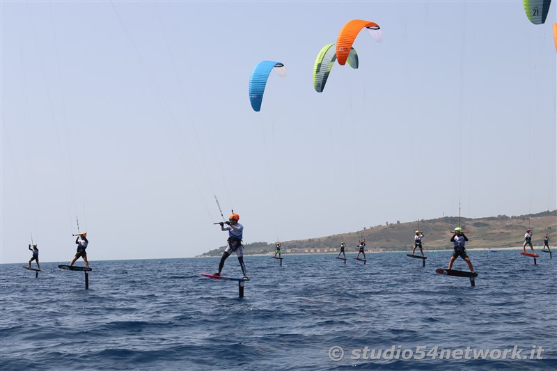 In Calabria, all'Hangloosebeach di Gizzeria, Formula Kite Youth World Championship, su Studio54network 