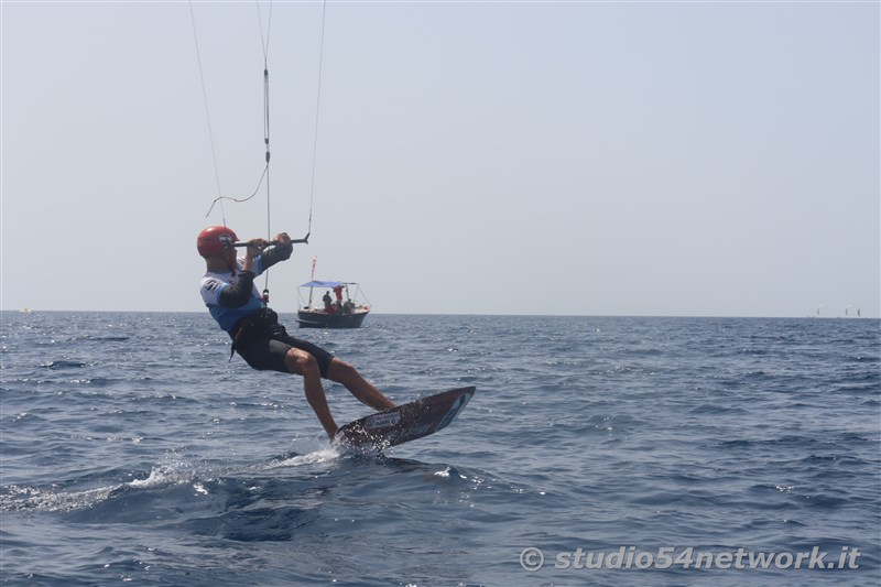 In Calabria, all'Hangloosebeach di Gizzeria, Formula Kite Youth World Championship, su Studio54network 