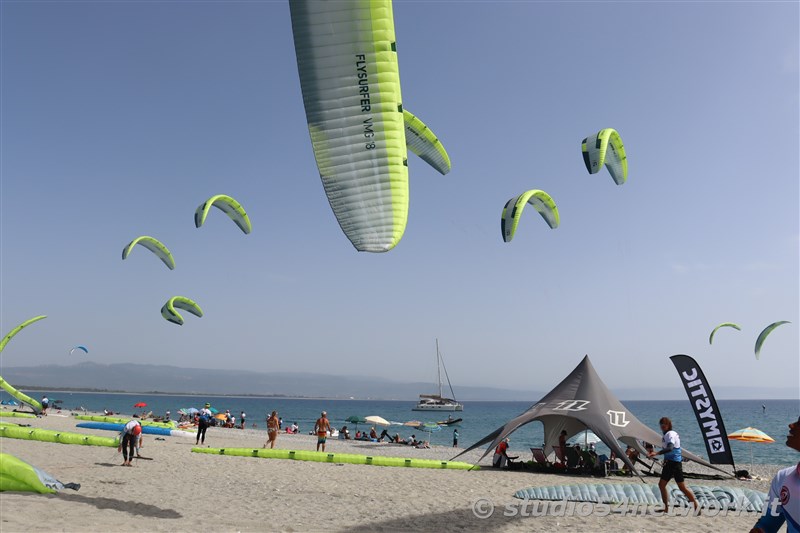 In Calabria, all'Hangloosebeach di Gizzeria, Formula Kite Youth World Championship, su Studio54network 