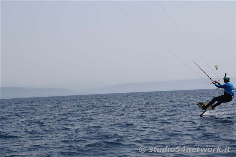 In Calabria, all'Hangloosebeach di Gizzeria, Formula Kite Youth World Championship, su Studio54network 