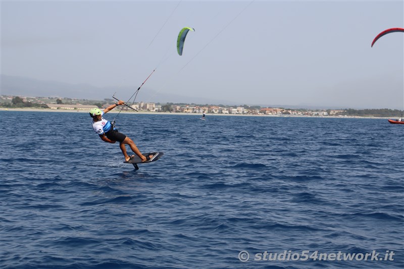 In Calabria, all'Hangloosebeach di Gizzeria, Formula Kite Youth World Championship, su Studio54network 