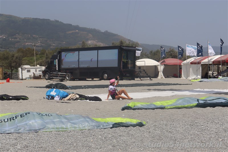 In Calabria, all'Hangloosebeach di Gizzeria, Formula Kite Youth World Championship, su Studio54network 