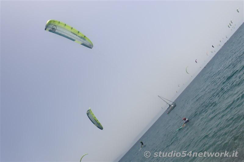 In Calabria, all'Hangloosebeach di Gizzeria, Formula Kite Youth World Championship, su Studio54network 