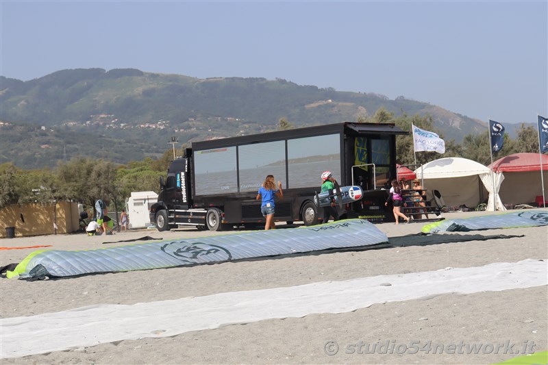In Calabria, all'Hangloosebeach di Gizzeria, Formula Kite Youth World Championship, su Studio54network 