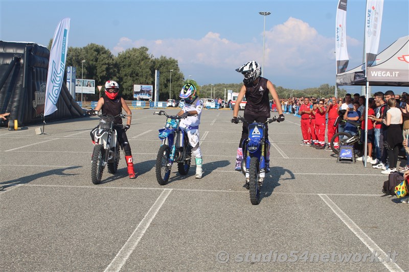 Un salto oltre le Barriere, l'evento Memorial con terapia in moto a persone disabili, spettacoli motocross e freestyle. In Radiovisoone su Studio54network!