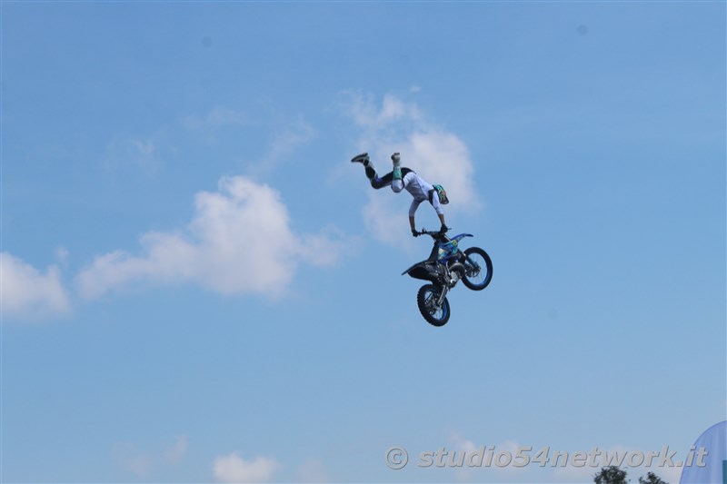Un salto oltre le Barriere, l'evento Memorial con terapia in moto a persone disabili, spettacoli motocross e freestyle. In Radiovisoone su Studio54network!