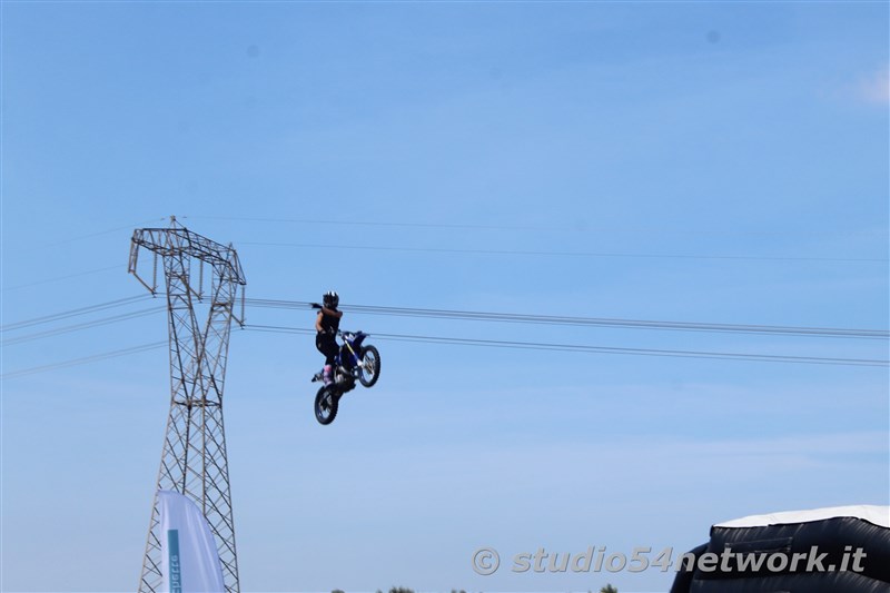 Un salto oltre le Barriere, l'evento Memorial con terapia in moto a persone disabili, spettacoli motocross e freestyle. In Radiovisoone su Studio54network!