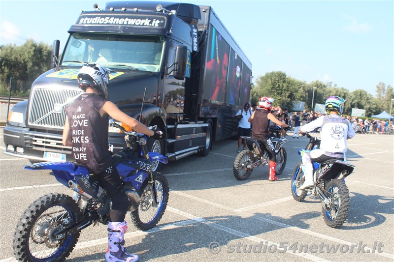Un salto oltre le Barriere, l'evento Memorial con terapia in moto a persone disabili, spettacoli motocross e freestyle. In Radiovisoone su Studio54network!