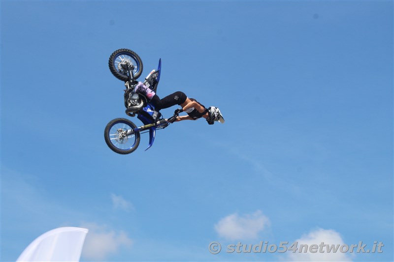 Un salto oltre le Barriere, l'evento Memorial con terapia in moto a persone disabili, spettacoli motocross e freestyle. In Radiovisoone su Studio54network!