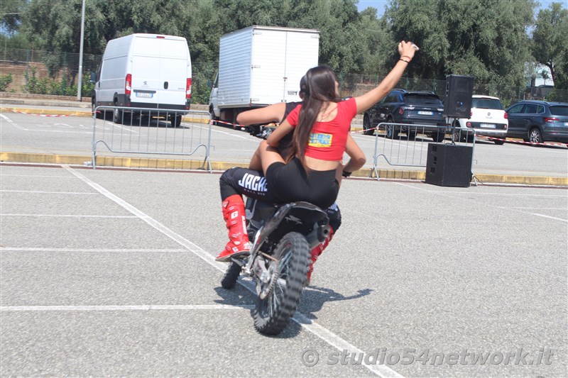 Un salto oltre le Barriere, l'evento Memorial con terapia in moto a persone disabili, spettacoli motocross e freestyle. In Radiovisoone su Studio54network!