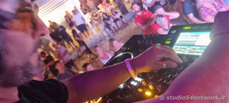 Sulla spiaggia di Botricello  54BeachTour, in diretta interregionale su  Studio54network!