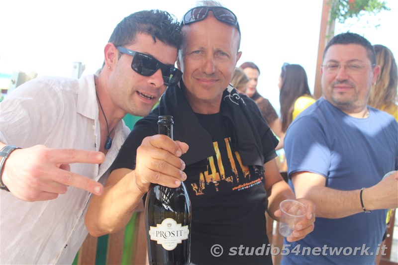Parte l'Estate al Venice Beach, sul lungomare di Fondachello di Mascali, grande festa d'inaugurazione, su Studio54network