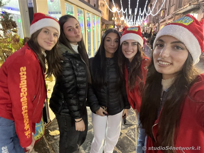 E' Vibo Christmas Shopping, su Corso Vittorio Emanuele III a Vibo Valentia.  Un pomeriggio tutto dedicato allo Shopping Natalizio, con Studio54network e tanti artisti di strada! 