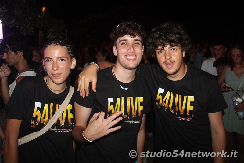 Sulla spiaggia di Bivona, a Vibo Valentia  grande festa! Arriva Studio54network con il 54BeachTour!