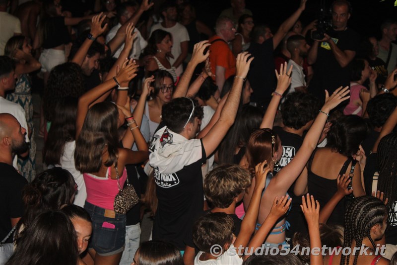 Sulla spiaggia di Bivona, a Vibo Valentia  grande festa! Arriva Studio54network con il 54BeachTour!