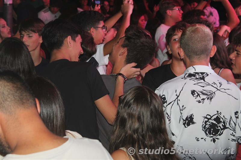 Sulla spiaggia di Bivona, a Vibo Valentia  grande festa! Arriva Studio54network con il 54BeachTour!
