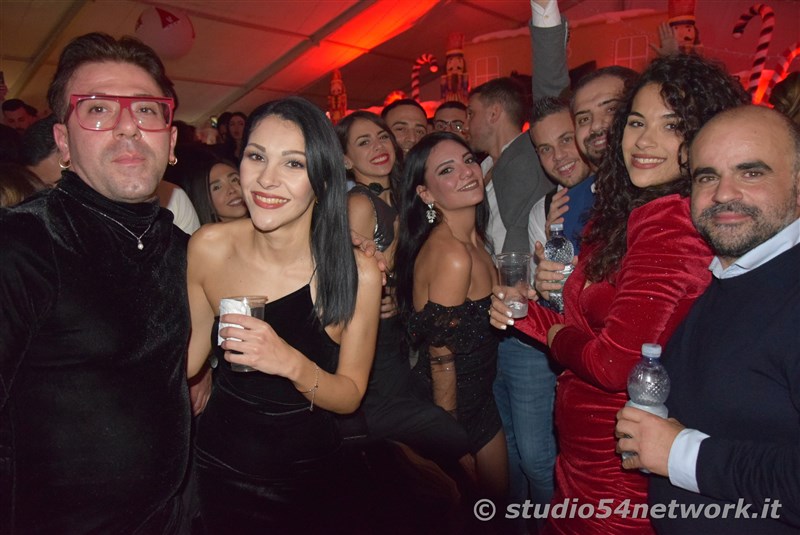 In decine di migliaia a Locri On ce 2024, il Capodanno di Studio54network!
