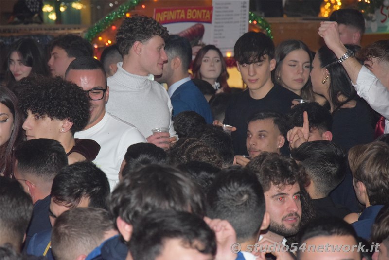In decine di migliaia a Locri On ce 2024, il Capodanno di Studio54network!
