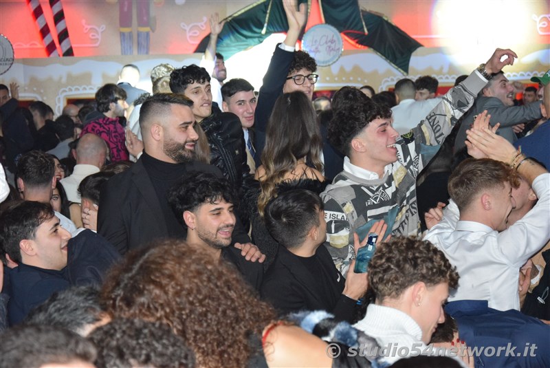 In decine di migliaia a Locri On ce 2024, il Capodanno di Studio54network!