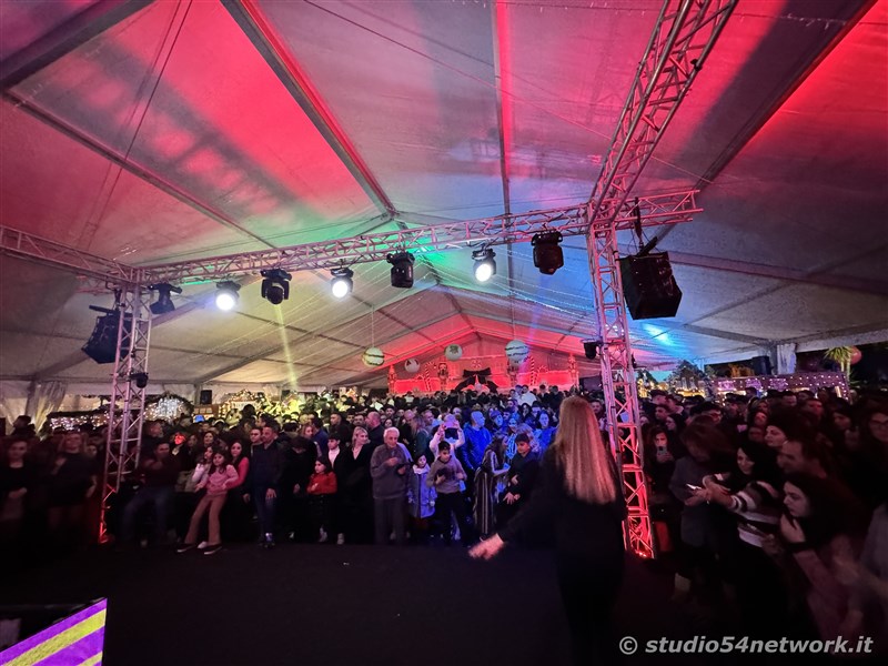 In decine di migliaia a Locri On ce 2024, il Capodanno di Studio54network!