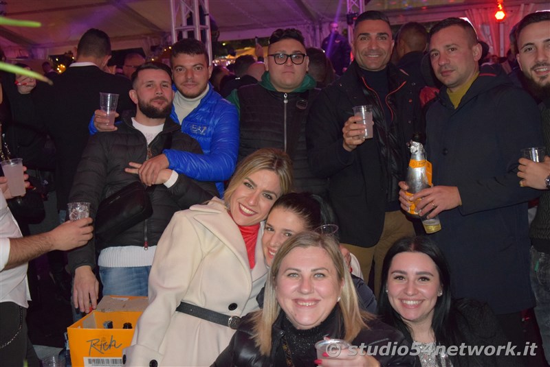 In decine di migliaia a Locri On ce 2024, il Capodanno di Studio54network!
