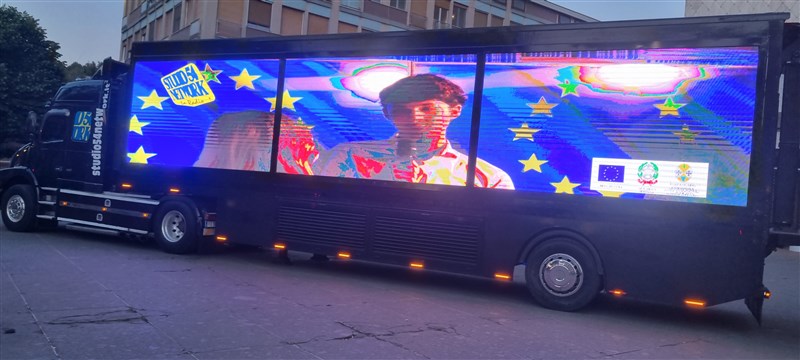 Da Cosenza riparte il tour calabrese dedicato alla Festa dell'Europa, con Studio54network