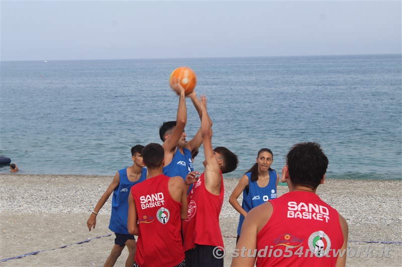 Sul lungomare di Locri  Sand Basket 2024, in diretta interregionale su  Studio54network!