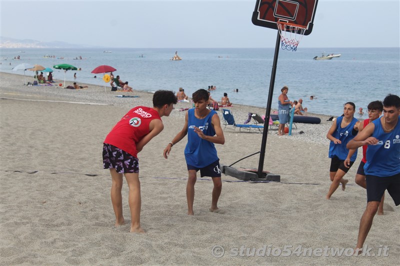 Sul lungomare di Locri  Sand Basket 2024, in diretta interregionale su  Studio54network!