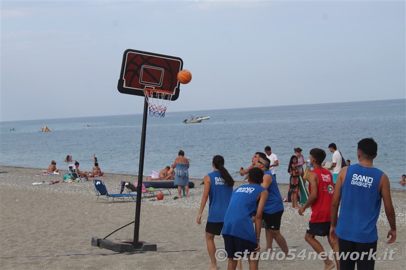 Sul lungomare di Locri  Sand Basket 2024, in diretta interregionale su  Studio54network!
