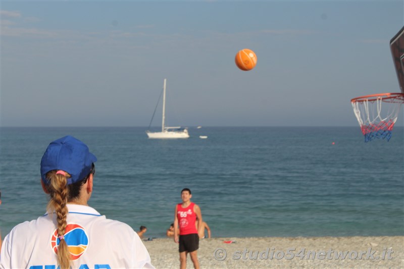 Sul lungomare di Locri  Sand Basket 2024, in diretta interregionale su  Studio54network!