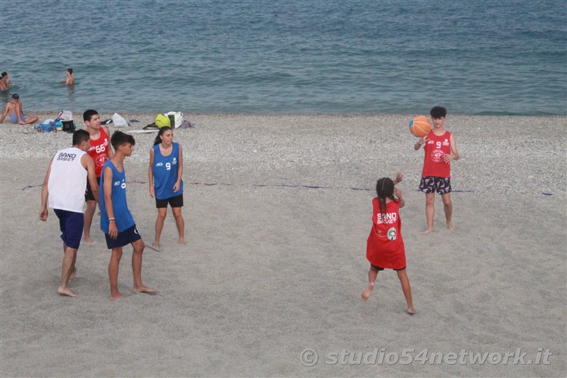 Sul lungomare di Locri  Sand Basket 2024, in diretta interregionale su  Studio54network!