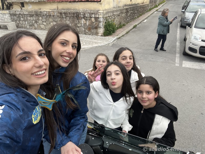 Ultimo giorno del Carnevale 2025, ed ad Ardore la festa  ancora pi grande. In diretta e radiovisione con Studio54network!