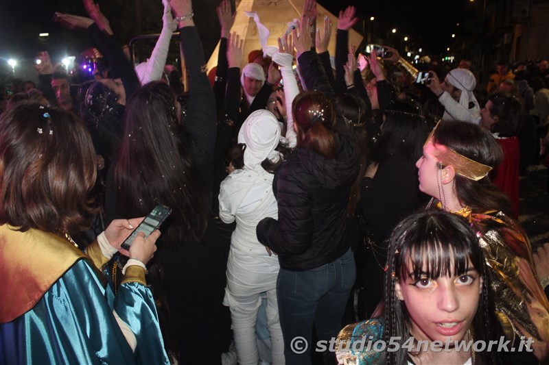 Ultimo giorno del Carnevale 2025, ed ad Ardore la festa  ancora pi grande. In diretta e radiovisione con Studio54network!