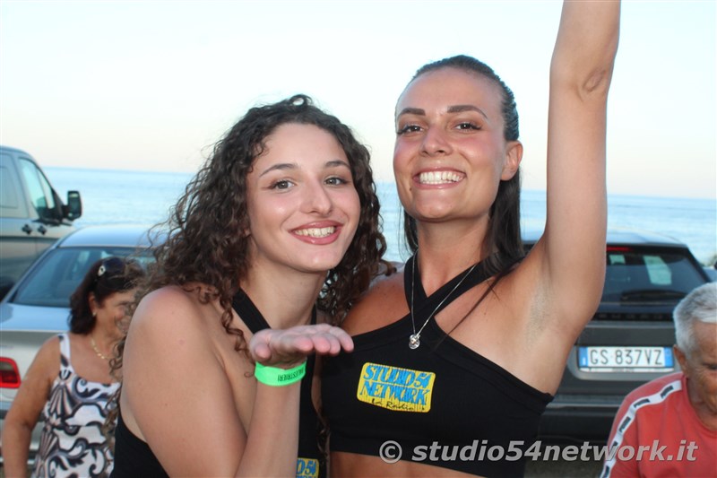 E' una grande festa il 54DjSet, a Torre Melissa, nell'ombelico della citt�. Musica, ritmo, gadgets, grande divertimento, tutti in un grande evento con Studio54network!