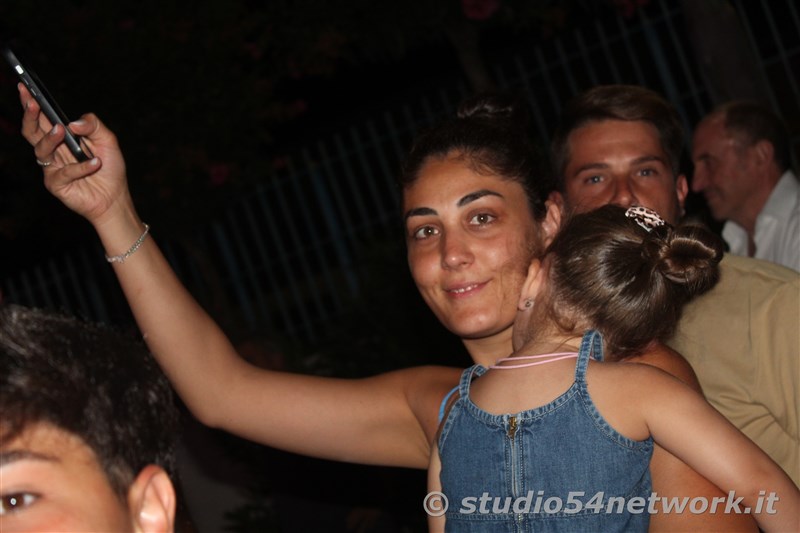 E' una grande festa il 54DjSet, a Torre Melissa, nell'ombelico della citt�. Musica, ritmo, gadgets, grande divertimento, tutti in un grande evento con Studio54network!