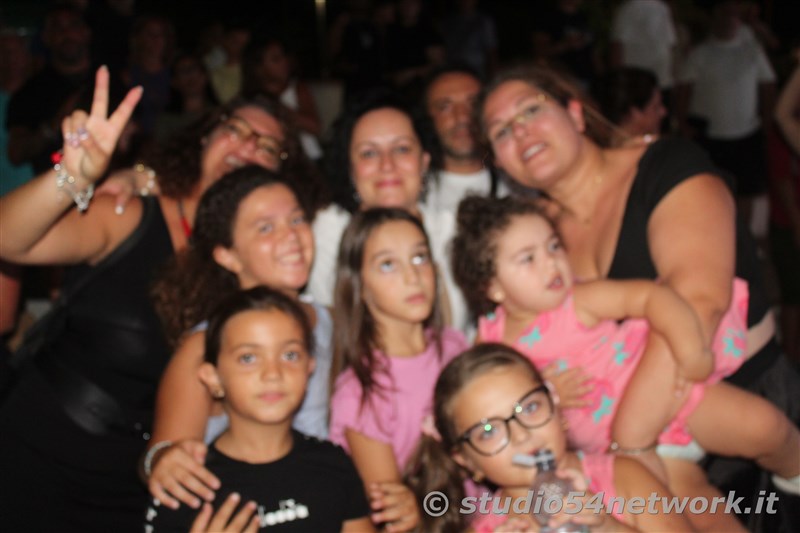 E' una grande festa il 54DjSet, a Torre Melissa, nell'ombelico della citt�. Musica, ritmo, gadgets, grande divertimento, tutti in un grande evento con Studio54network!